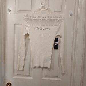NWT BeBe Fitted  Turtleneck Sweater Size M Ivory